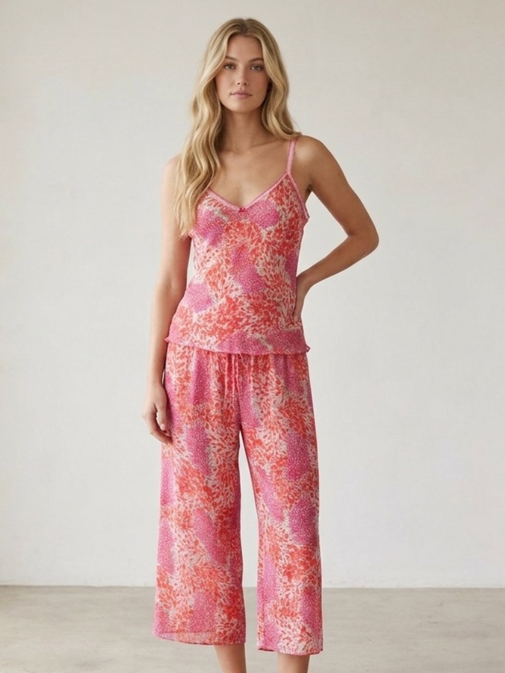 Josie Natori Vintage Floral Pajama Set Cami And Cropped Pants Pink Red Large
